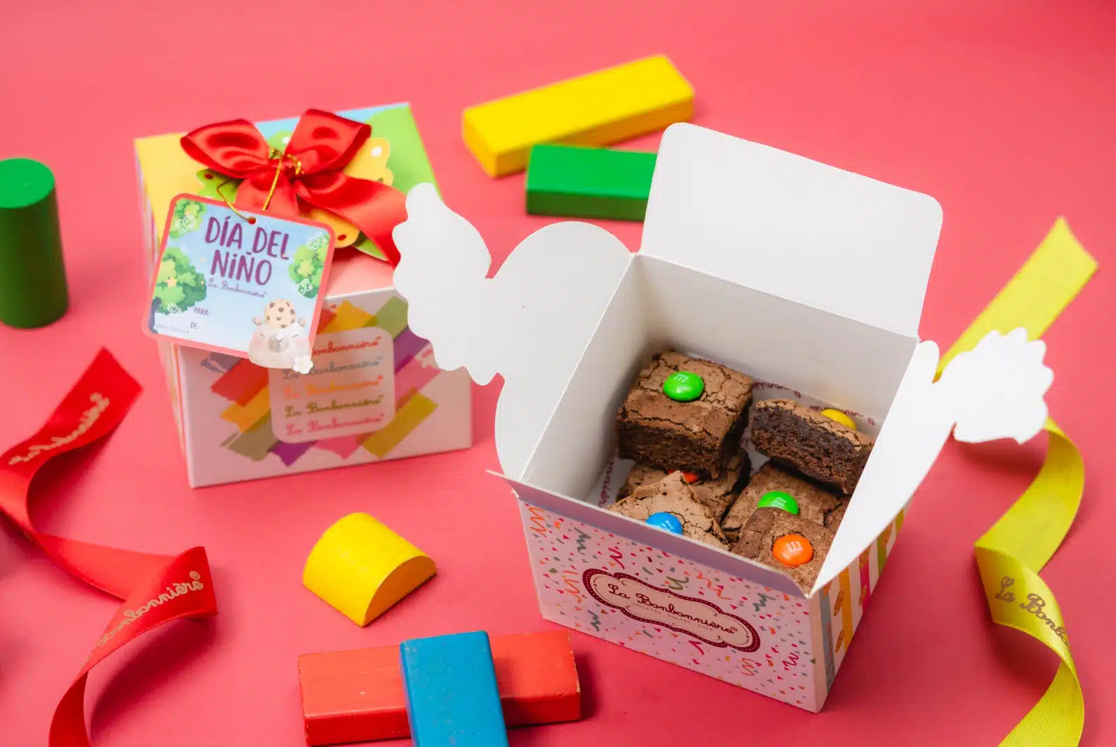 4678327f-092d-40e8-97b7-d9e88886d889 Cajita regalo con mini Negrito - Imagen 1